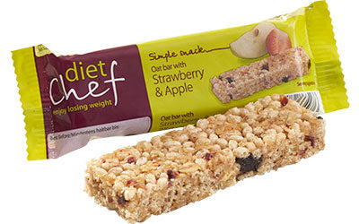 Oat bar with strawberry and apple